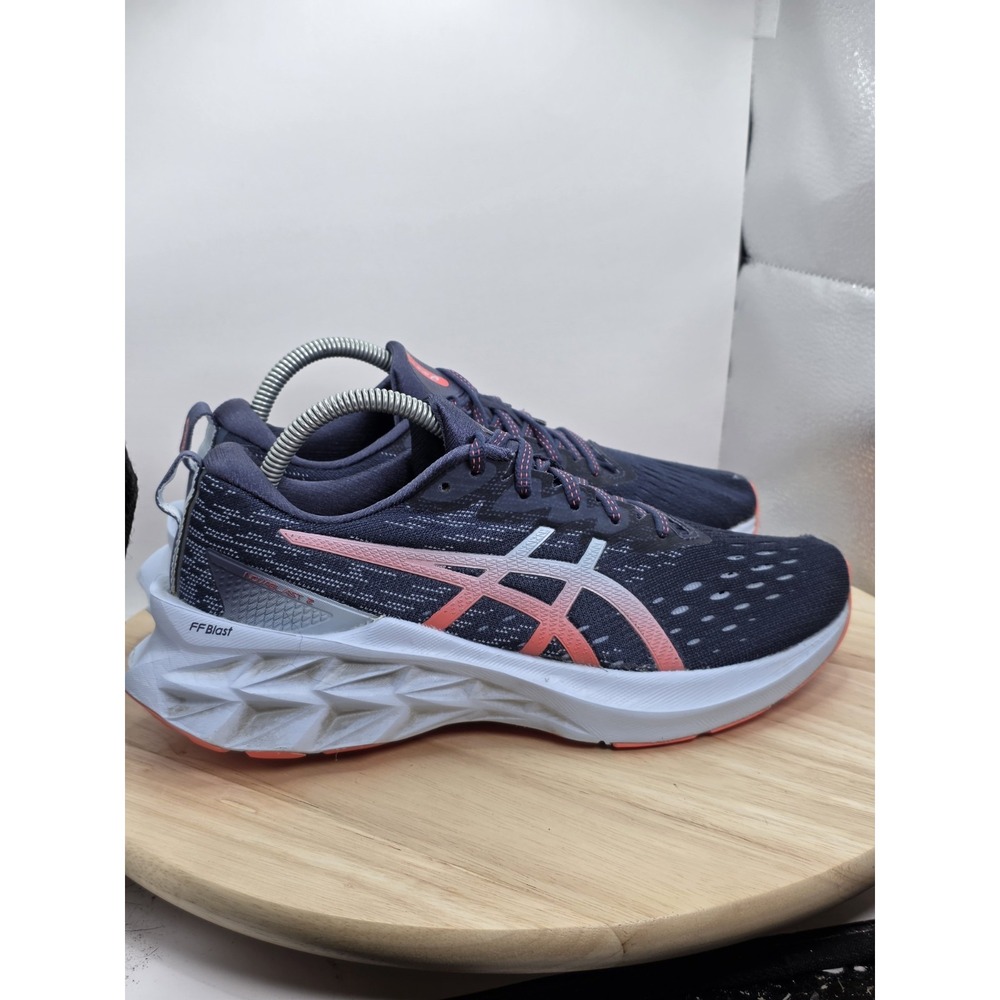 Women's Size 9.5 - ASICS Novablast 2 Blue Road Running Sneakers 1012B049 - Picture 3 of 11